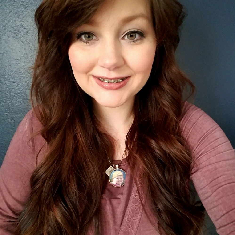 Meet your Posher, Leanna